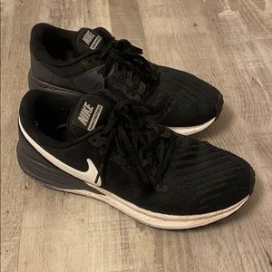 Nike Zoom Structure 22 Sneakers